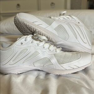 Varsity Rise Cheer Shoes Size 4.5